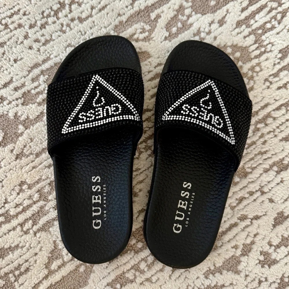 Guess rhinestones pool shoes